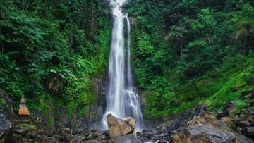 Air Terjun Gitgit Tawarkan Wisata Alam Segar
