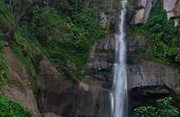 Pesona Alam Air Terjun Wana Ayu Bali Utara