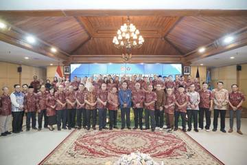 Sri Sultan HB X Terima Kartu Anggota Kehormatan PWI