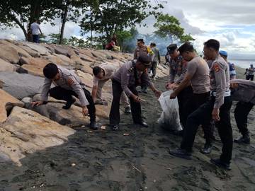 Gerakan Bersih Pantai di Jembrana Sasar Tiga Lokasi 