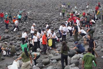 Jembrana Gagas Satgas Bersih Pantai Berbasis Masyarakat 