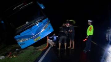 Kecelakaan Bus dan Pikap, Seluruh Penumpang Selamat