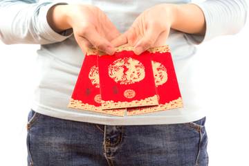 Asal Usul Angpao, Tradisi Kuno yang Tetap Bertahan