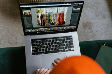 Ini dia Enam Plus minus Berbisnis Online