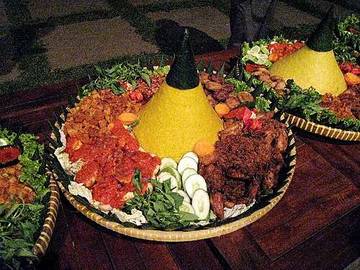 Mengapa Tumpeng Tetap Eksis di Era Modern?