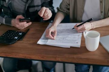 Strategi Bijak Mengatur Keuangan Keluarga