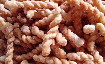 Kue Pelintiran Renyah Khas Wa Entin