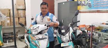 Motor Plat Biru dari Perbatasan