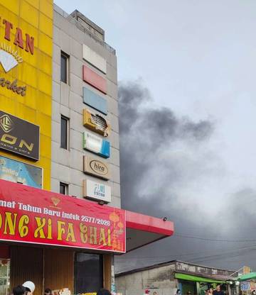 Intan Market di Sintang Terbakar