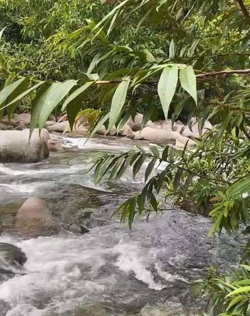 Botuh Jato Pesona Surga Bebatuan di Aliran Sungai