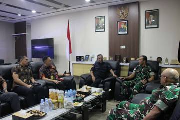 Danrem 121/Abw Silaturahmi Ke Kanwil Bea Cukai Kalbar