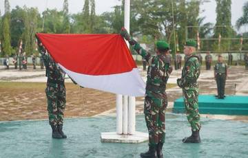 Tingkatkan Jiwa Nasionalisme Korem 121/Abw Adakan Upacara Bendera 
