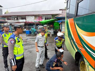 Polres Sekadau  Ramp Check Kendaraan Umum
