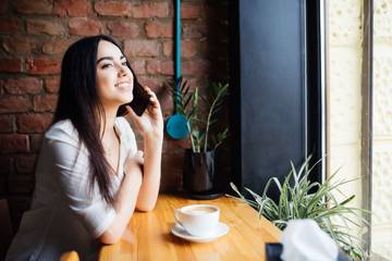 Coffee Shop Tempat Nongkrong atau Pelarian Anak Muda?