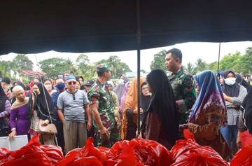 Pasar Murah Semarakkan Pembukaan TMMD Ke-127 Kodim Sintang