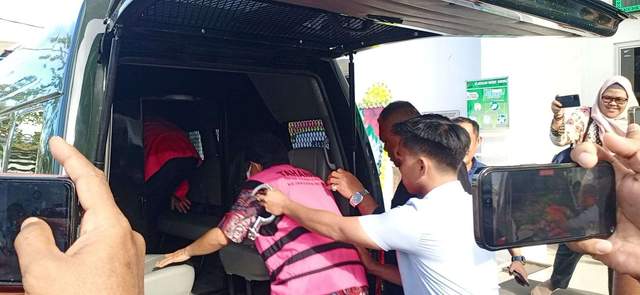 Dua Tersangka Dugaan Korupsi Dana ATK Pemkot Sorong 