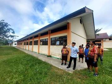 SMP Negeri 4 Dinilai  Pj Wali Kota Sorong Masih Kotor