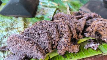 Kue Dange Yang Terletak Di Kota Sorong Di Buat Secara Tradisional.