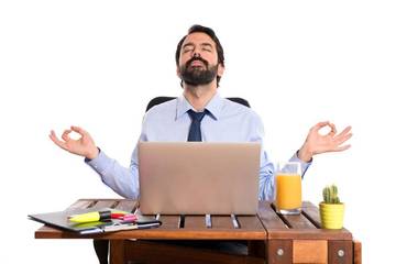 Hidup Seimbang dengan Menerapkan Work Life Balance 