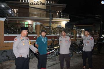 Wakapolres Sorong Selatan Pantau Pengamanan Tarawih