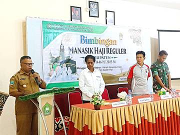 Wakil Bupati Sorong Selatan Buka Bimbingan Manasik Haji 2025