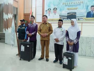 Wakil Walikota Sorong Lepas 237 Calon Jamaah Haji