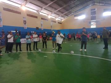 Gubernur Elkam Buka Futsal Liga Nusantara Regional PBD