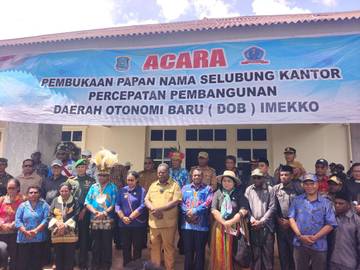 Gubernur PBD Tinjau Infrastruktur dan Resmikan Kantor DOB