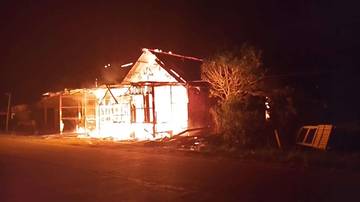 Rumah Terbakar Diduga Akibat Bakar Sampah