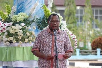 Cegah Kenakalan Remaja, Bupati Raja Ampat Aktifkan Jam Belajar Masyarakat 