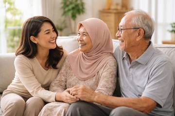 Kasih Sayang Nyata untuk Orangtua di Masa Tua