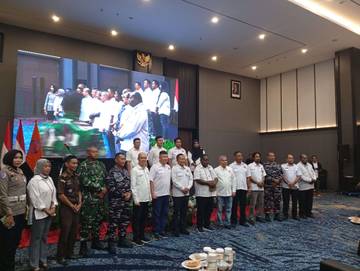Gubernur Elisa Kambu Hadiri Pengukuhan DPD REI PBD