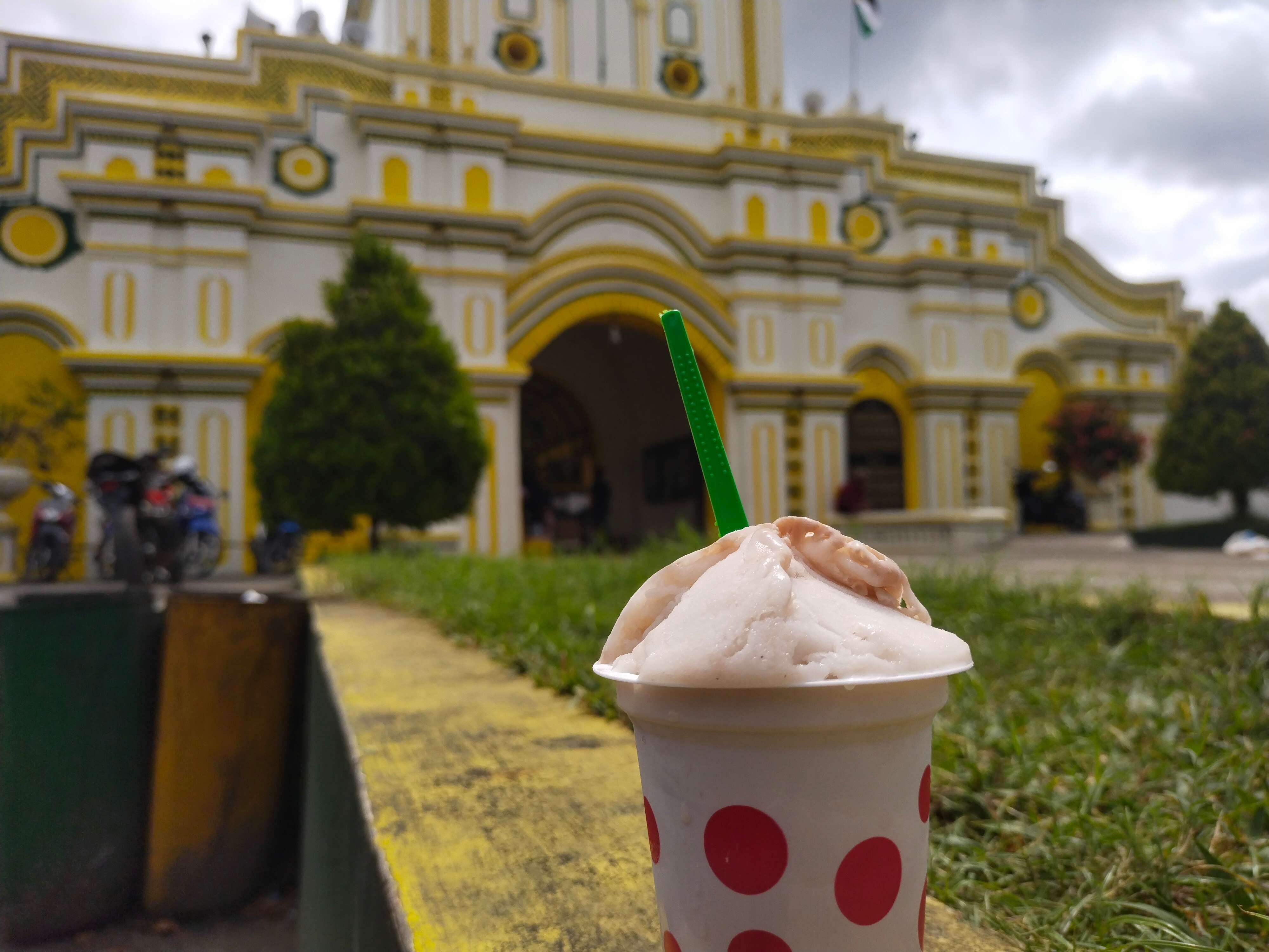 Es Dung Dung, "Eskrim" Khas Madura - RRI.co.id