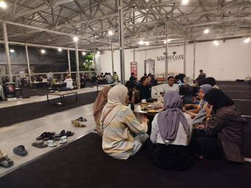 Pengunjung Warung Kopi Tetap Stabil di Musim Penghujan