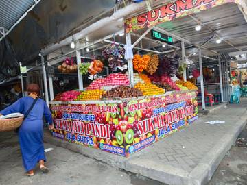 Pedagang Buah Raup Keuntungan Lebih Saat Ramadhan