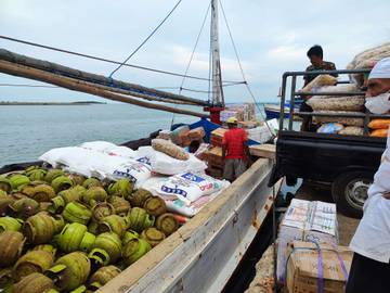 Pemilik Kapal Pengiriman Antar Pulau di Sumenep Kebanjiran Pesanan