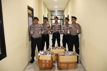 Ratusan Botol Miras Diamankan Sat Samapta Polres Sumenep