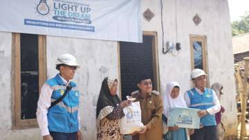 36 Rumah di Madura Dapat Sambungan Listrik Gratis
