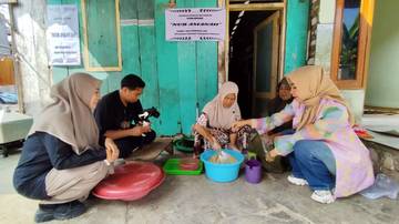 Kisah Sukses Produksi Rumahan Otak-Otak Bandeng Sumenep