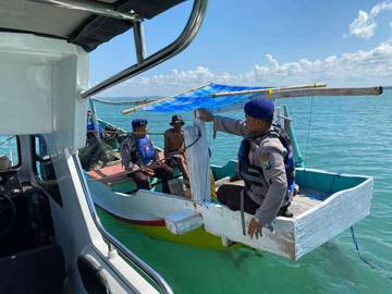 Patroli Laut Rutin Antisipasi Gangguan Kamtibmas