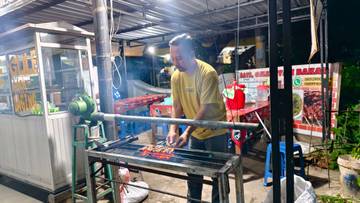 Memanggang Sate dengan Blower