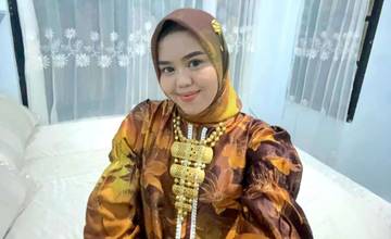 Kisah Indah Menjalani Bisnis MUA di Usia Muda
