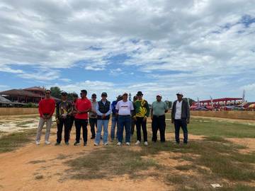 Puluhan Pasang Sapi Bersaing di Kerapan Sapi Sumenep