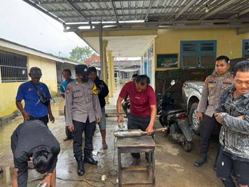 Polsek Kangean Sumenep Musnahkan Knalpot Brong