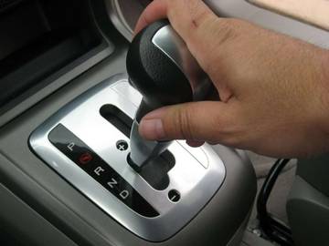 Penggunaan Tuas Transmisi ‘N’ pada Mobil Matic