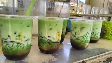 Musim Hujan, Es Cendol Sakera Bertahan Lewat Inovasi