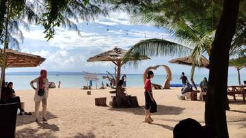Liburan Singkat Menyenangkan di Pantai Sembilan Gili Genting