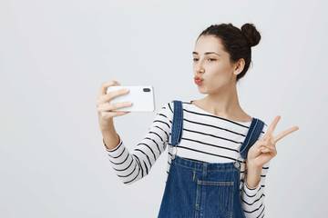 Ketika Wajah Digital Menjadi Standar Kecantikan yang Menyakitkan