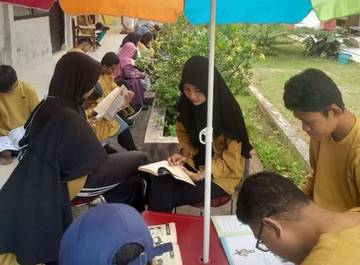 Layanan Perpustakaan Keliling Jangkau Siswa SLB Dharma Wanita