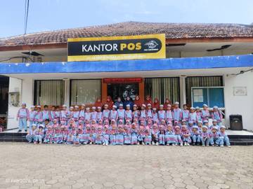 Mengenal Pak Pos Lewat Belajar Lapangan